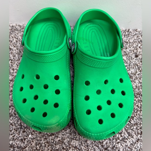 CROCS Green Waterproof Clogs Big Kids Size J3 - Picture 3 of 4